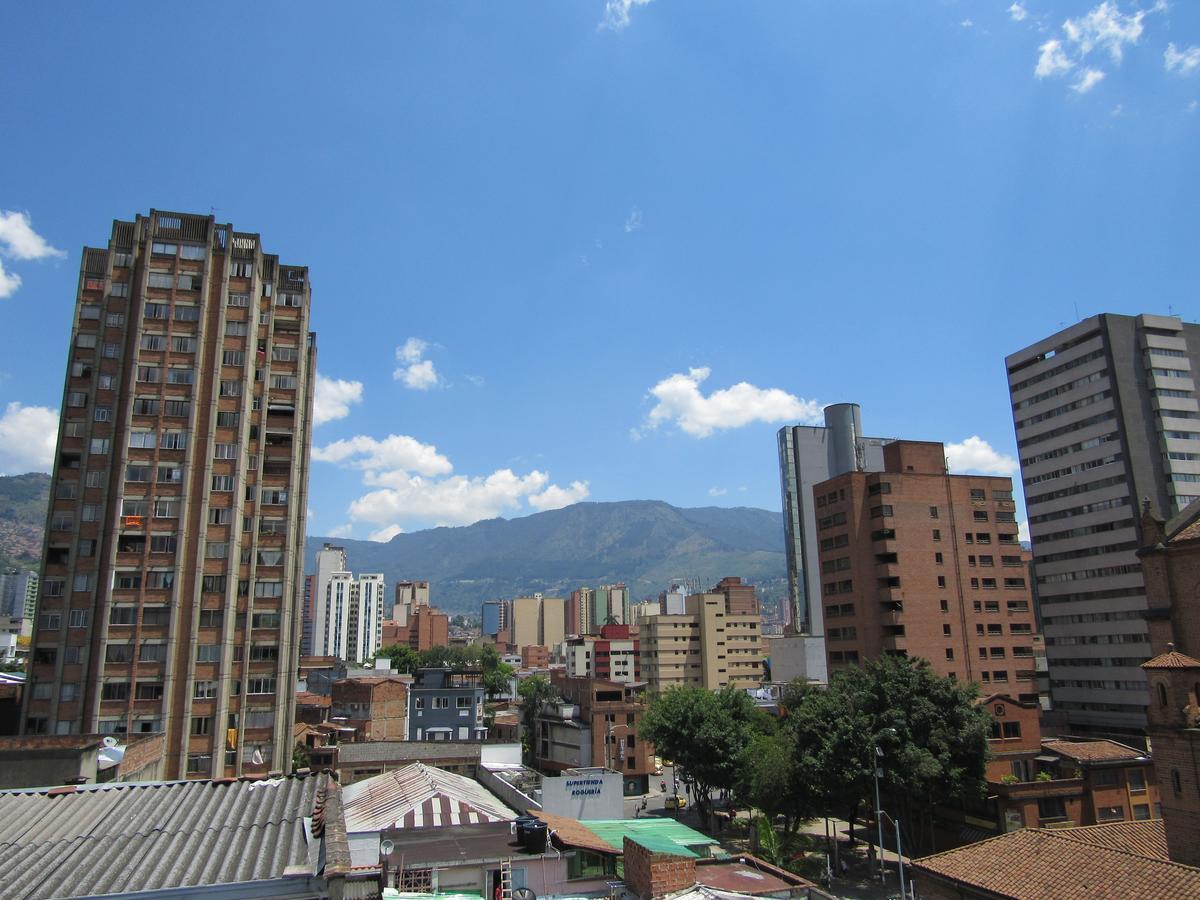 Hotel Cristal Medellin Exterior photo