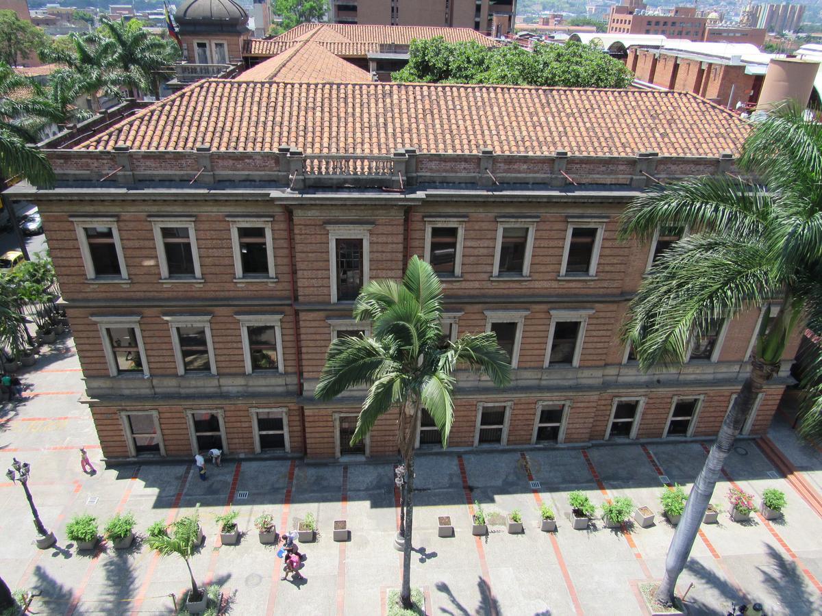 Hotel Cristal Medellin Exterior photo